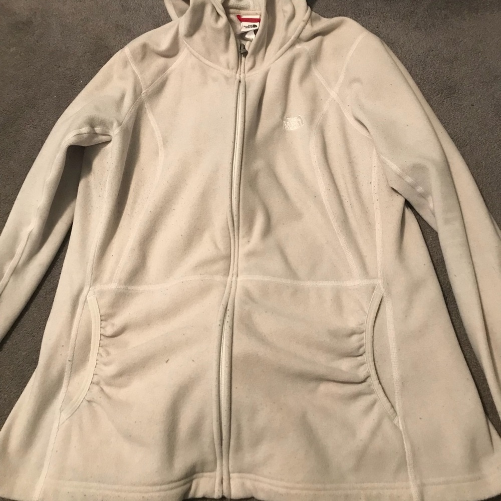 Woman’s zip up The North Face fleece